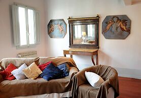 Cozy Central City Apartment