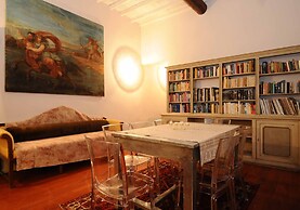 Cozy Central City Apartment