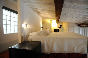 Cozy Central City Apartment