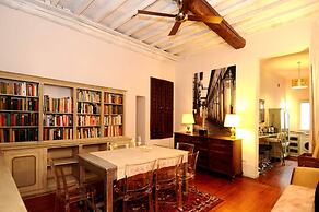 Cozy Central City Apartment