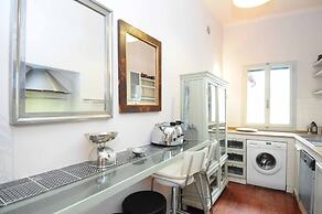 Cozy Central City Apartment