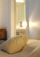 Cozy Central City Apartment