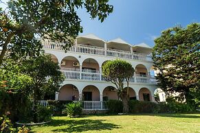 Alamis Hotel & Apartments