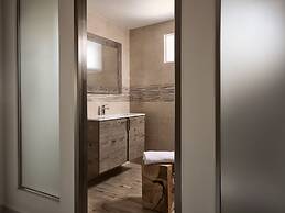 Alamis Hotel & Apartments