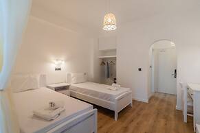 Alamis Hotel & Apartments