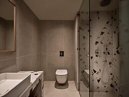Alamis Hotel & Apartments