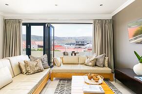 Harbour Square Hotel