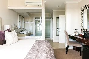 Harbour Square Hotel