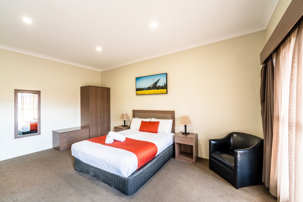 Parkes International Motor Inn