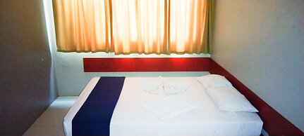 Sunseekers Outrigger Hotel