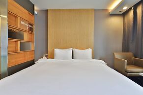 Moon Bay Hotel