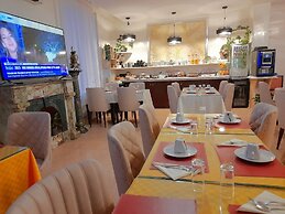HOTEL ROYAL