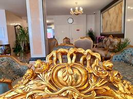 HOTEL ROYAL