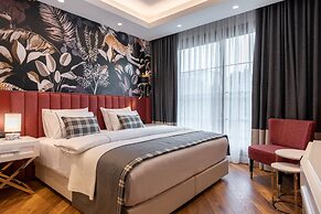 Motif Hotel