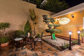 Motif Hotel