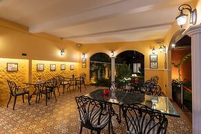 Motif Hotel