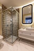 Motif Hotel