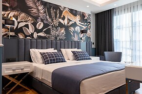 Motif Hotel
