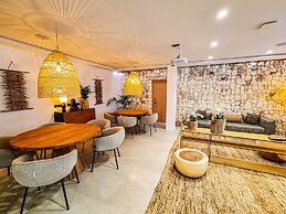 S Estancia Suites
