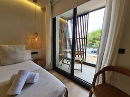 S Estancia Suites