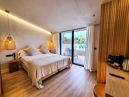 S Estancia Suites