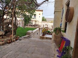 Armesos Cave Hotel