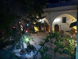 Armesos Cave Hotel