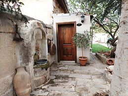 Armesos Cave Hotel