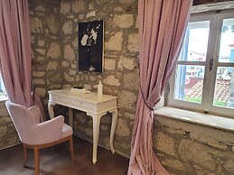 Leyla Suite