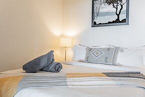 The Bay Suites - City Place
