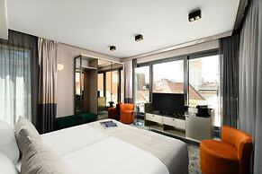 Emerald Hotel