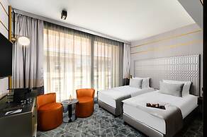 Emerald Hotel