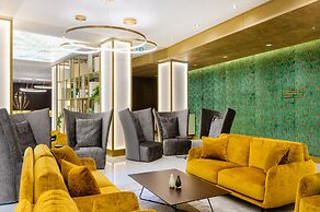 Emerald Hotel