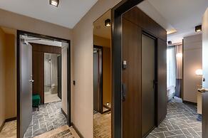 Emerald Hotel