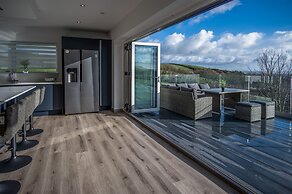 Sunrise - 5 Bedroom Home - Pendine