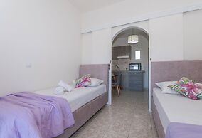 Kamara Apartments