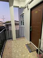 OYO 75396 Look Shine Apartment