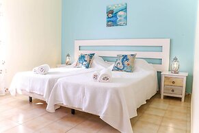 Apartment - Sleeps 2, Parking & Pool Access