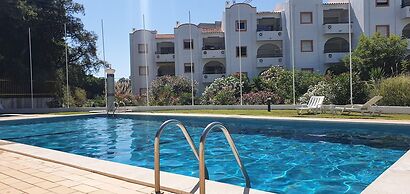 Apartment - Sleeps 2, Parking & Pool Access
