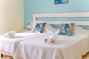 Apartment - Sleeps 2, Parking & Pool Access