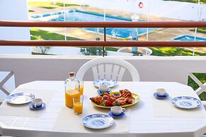 Apartment - Sleeps 2, Parking & Pool Access