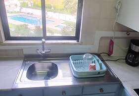 Apartment - Sleeps 2, Parking & Pool Access