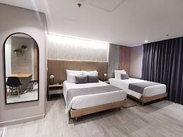 Eutopiq Hotel