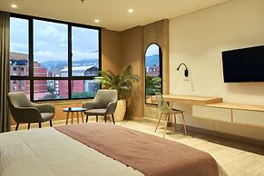 Eutopiq Hotel