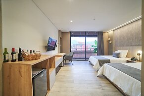 Eutopiq Hotel