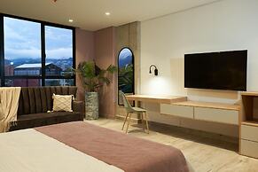 Eutopiq Hotel