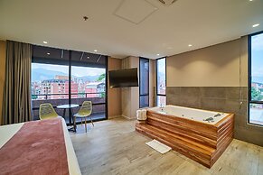 Eutopiq Hotel