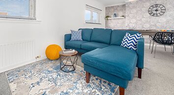 Three Bedroom Apartment by Klass Living Serviced Accommodation Coatbri