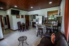 Macadamia - Monteverde