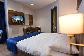 Ref Inn Hotel